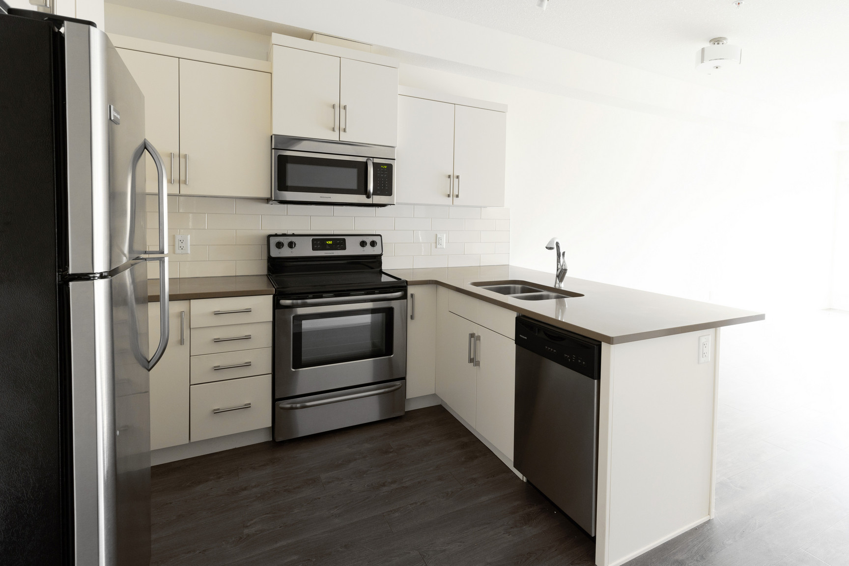 Carlton Royale Apartments  - Photo 10