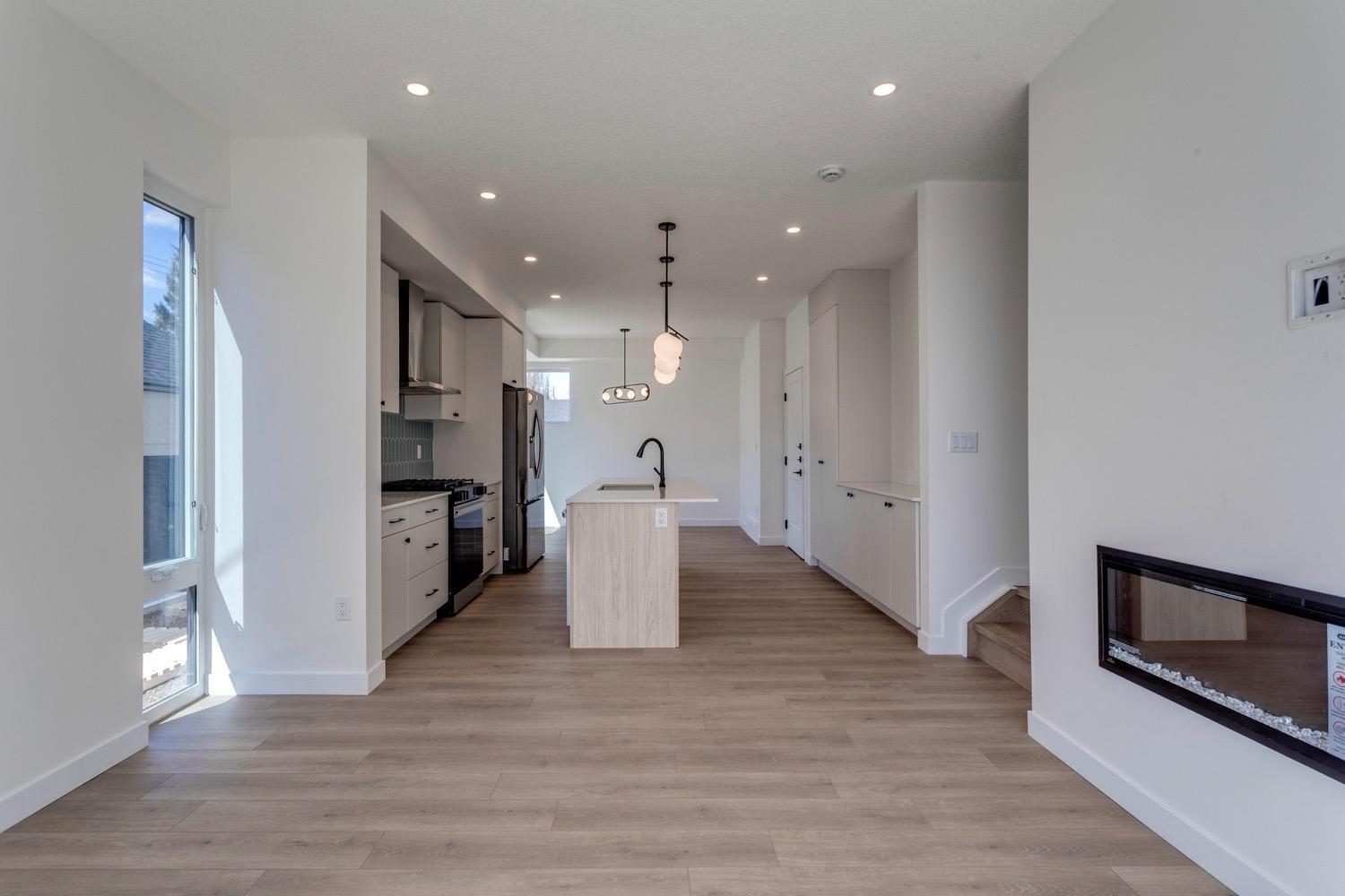 Glenora 8 Plex