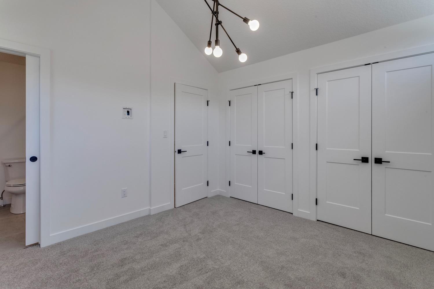 Glenora 8 Plex - Photo 30