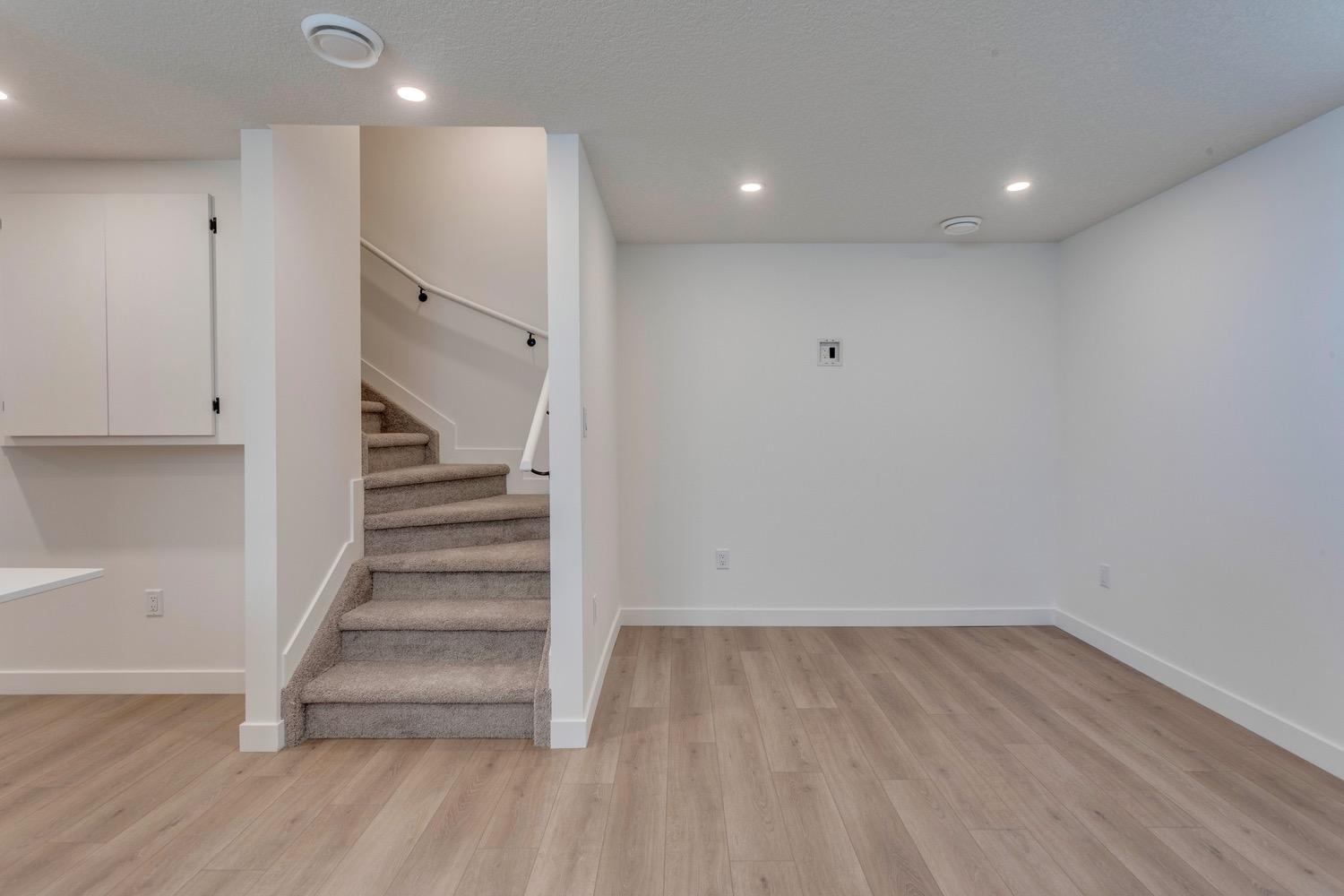 Glenora 8 Plex - Photo 48