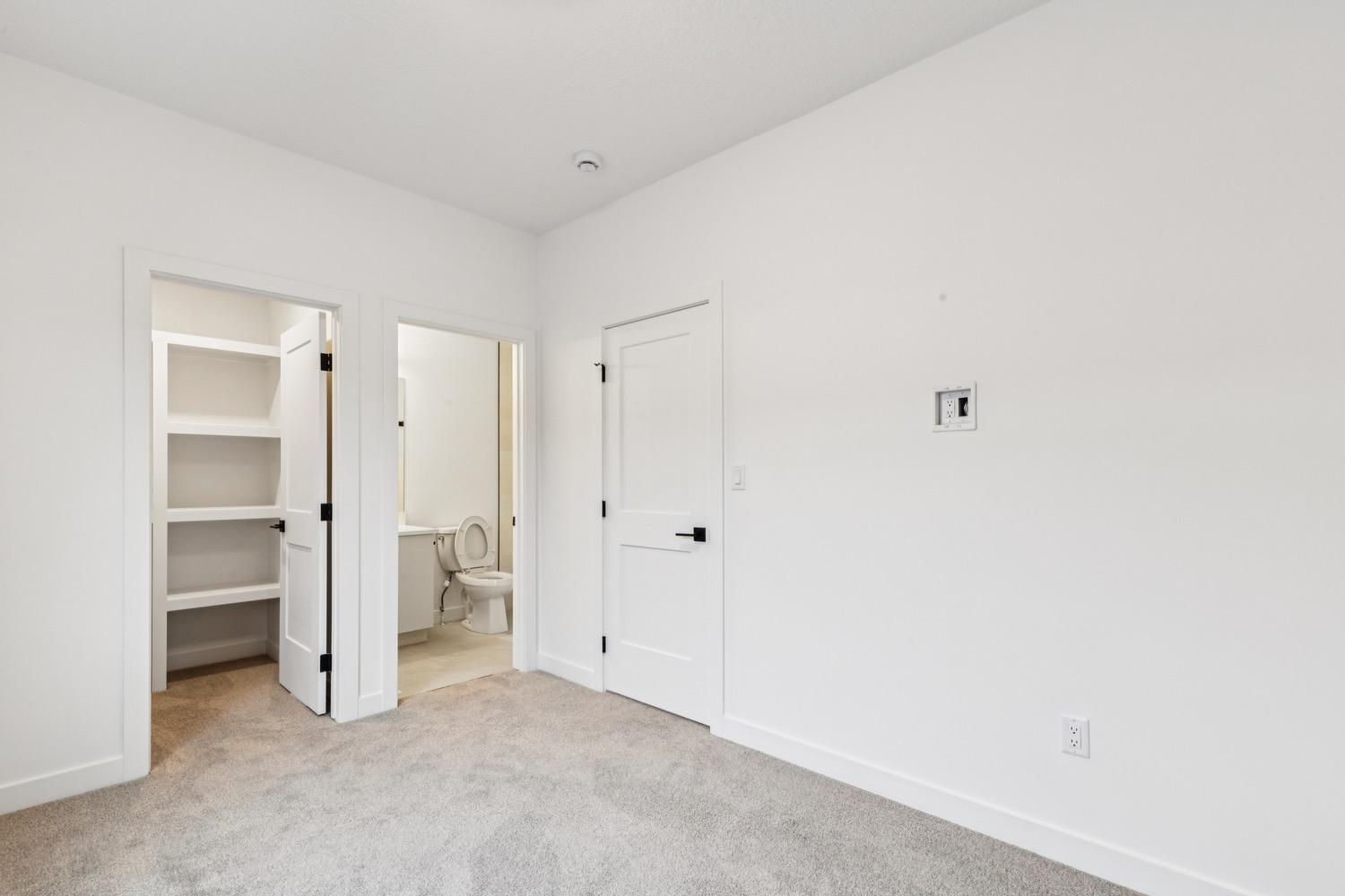Glenora 2 4 Plex - Photo 8