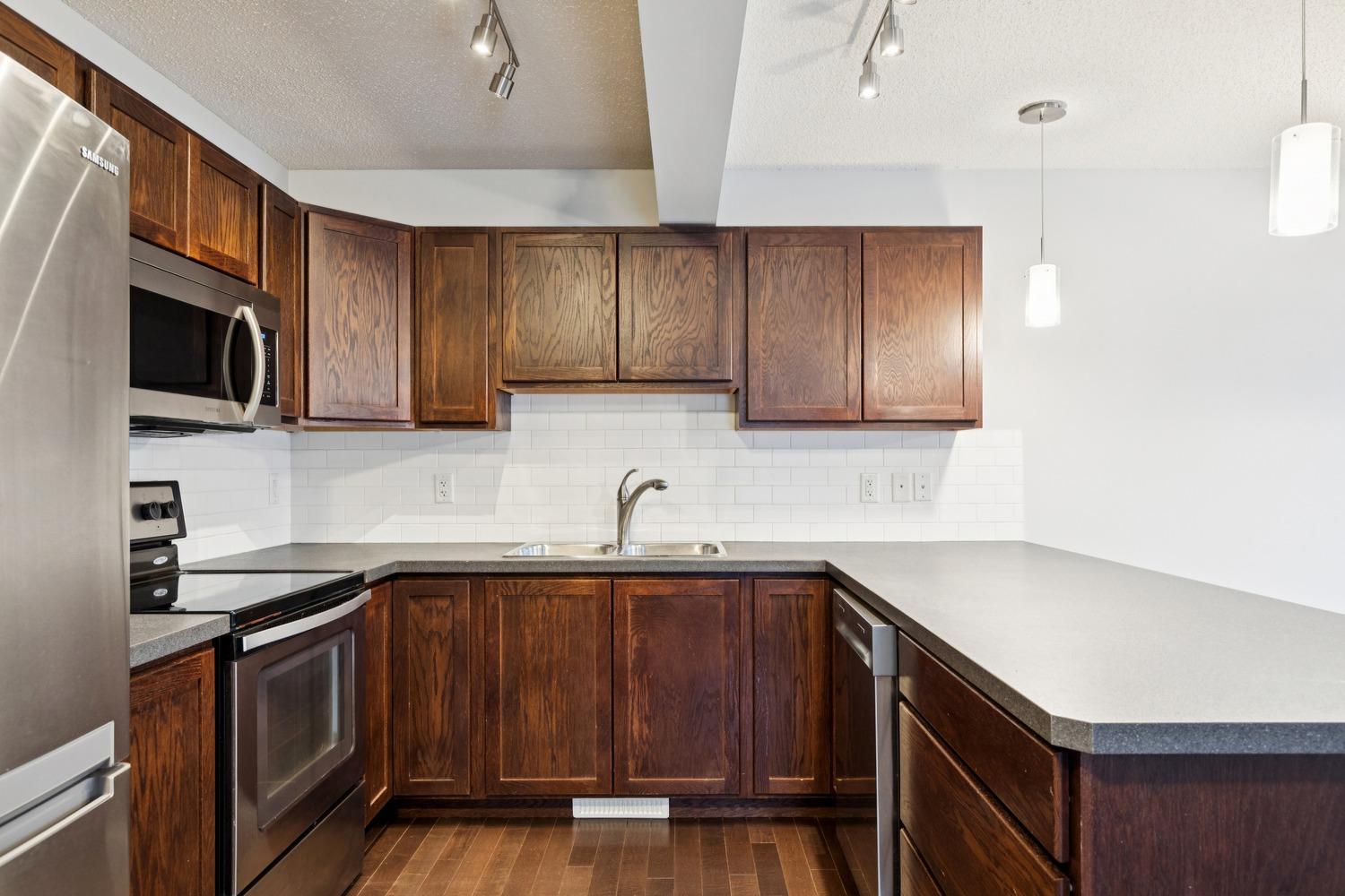 21317 46 Avenue - Photo 39