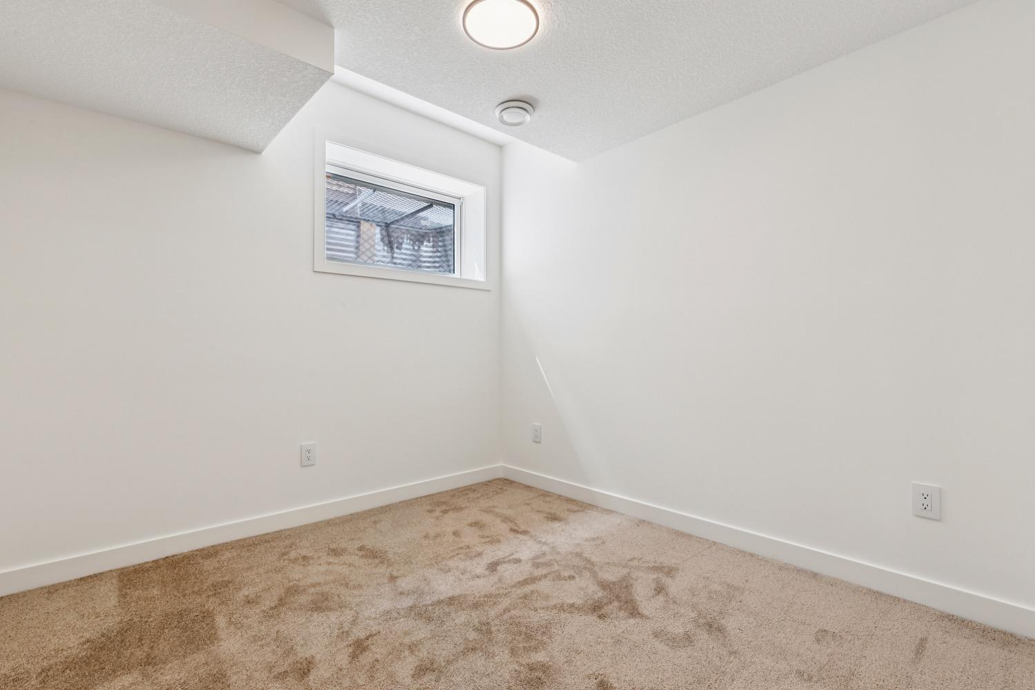 Inglewood 8 Plex - Photo 2