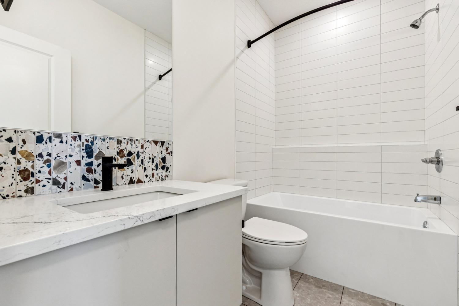 Inglewood 8 Plex - Photo 24