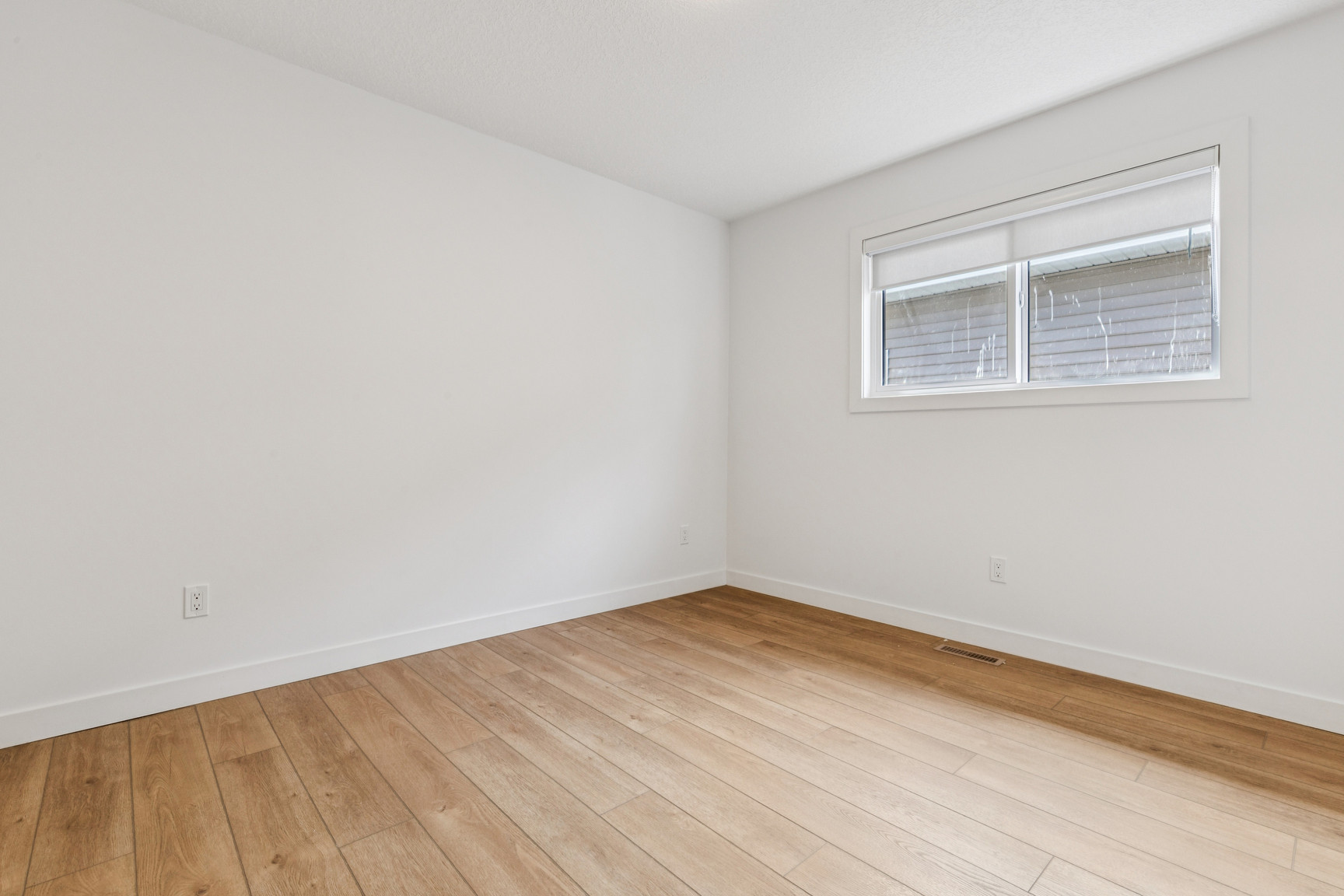 West Jasper Place 4 Plex - Photo 4