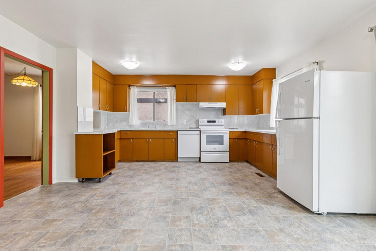 11626 77 Ave House