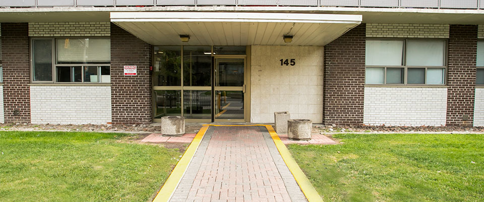 Bel Manor Apartments - Photo 3