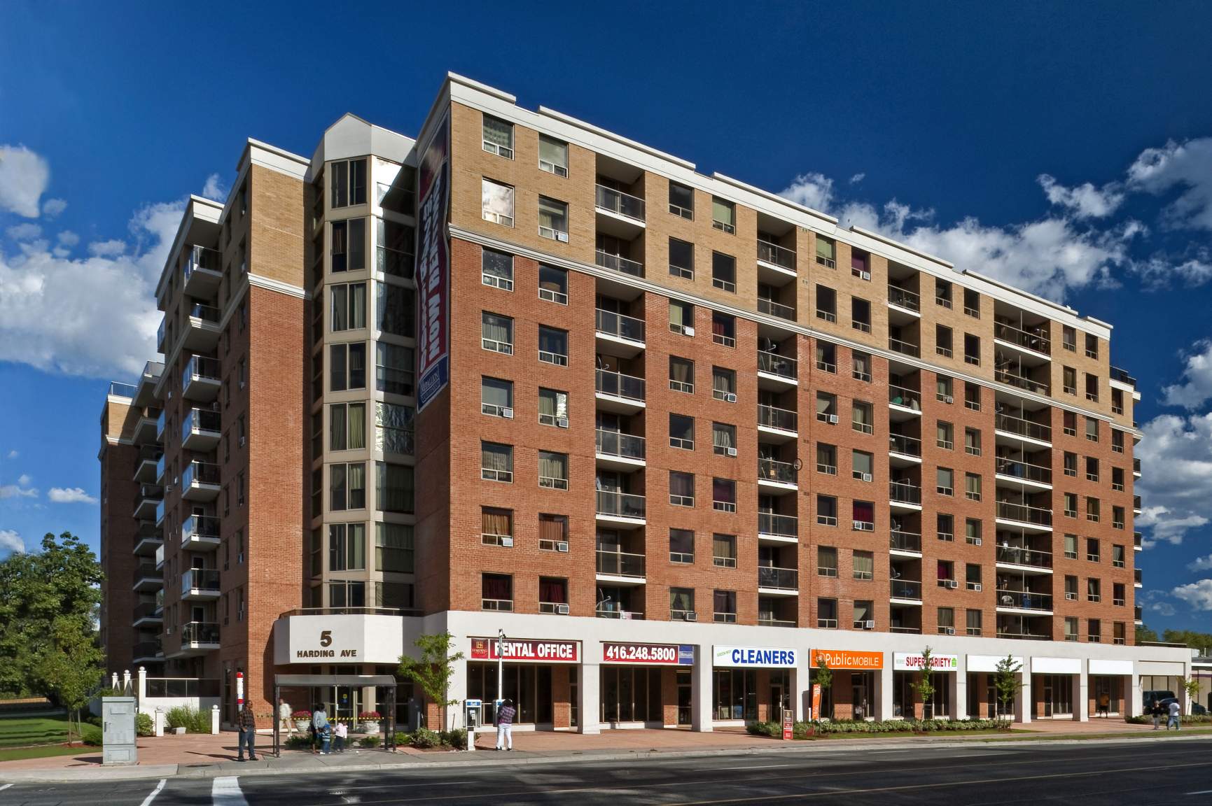 Harding Square - Photo 2