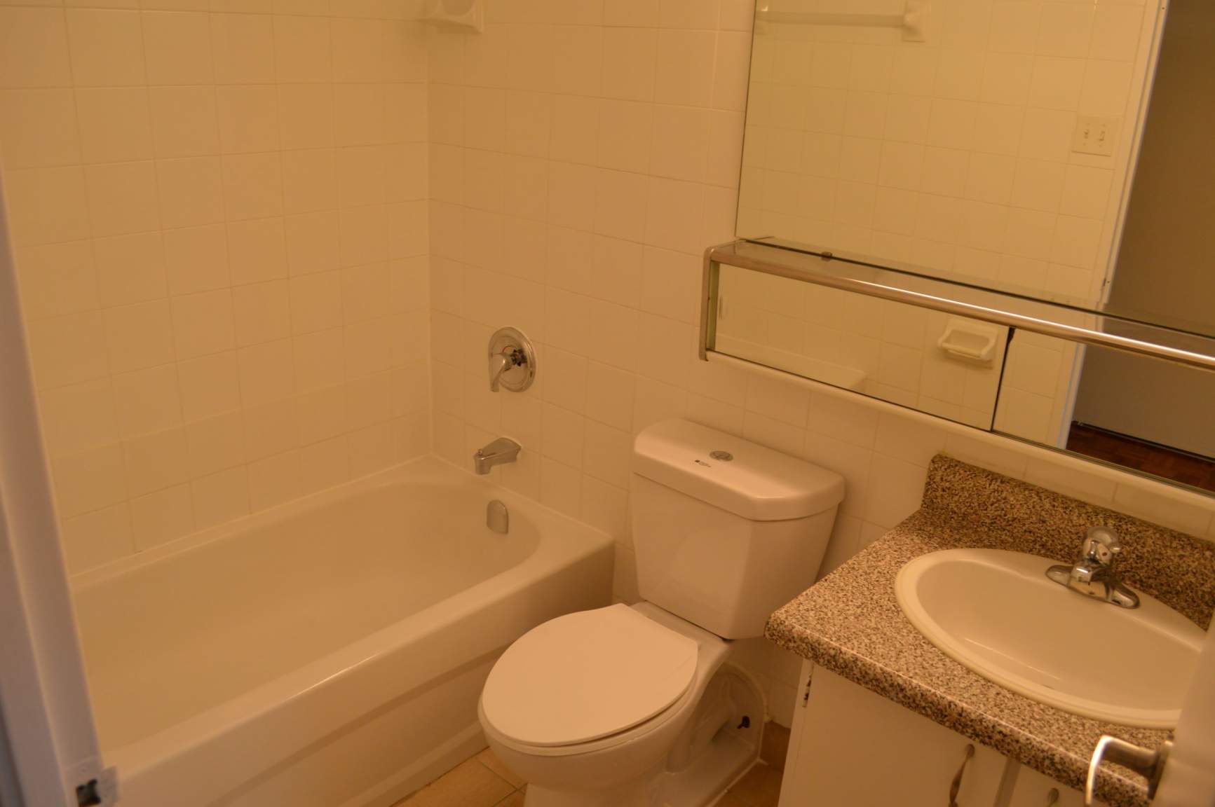 Sherbourne Complex - Photo 3