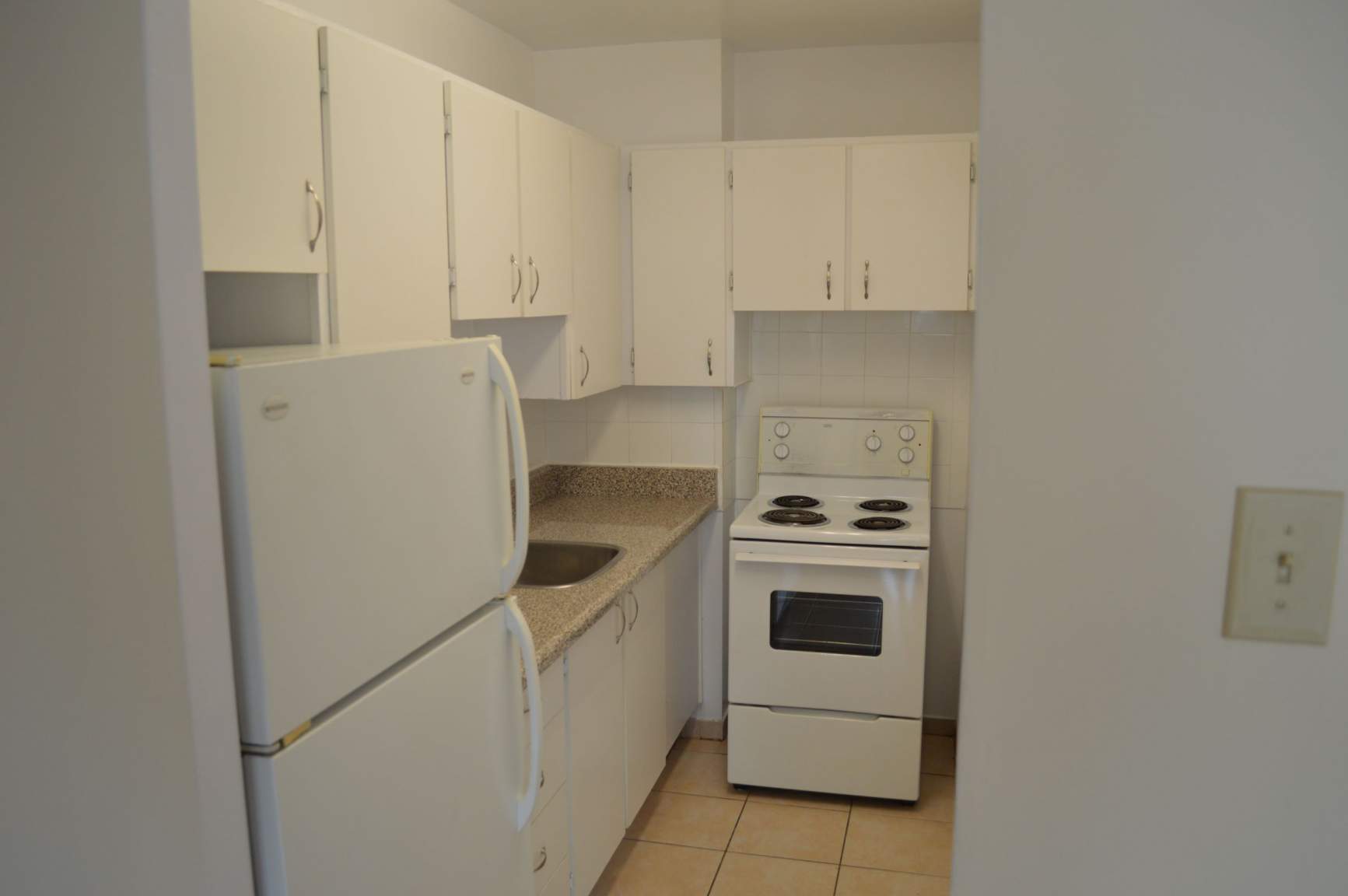 Sherbourne Complex - Photo 7