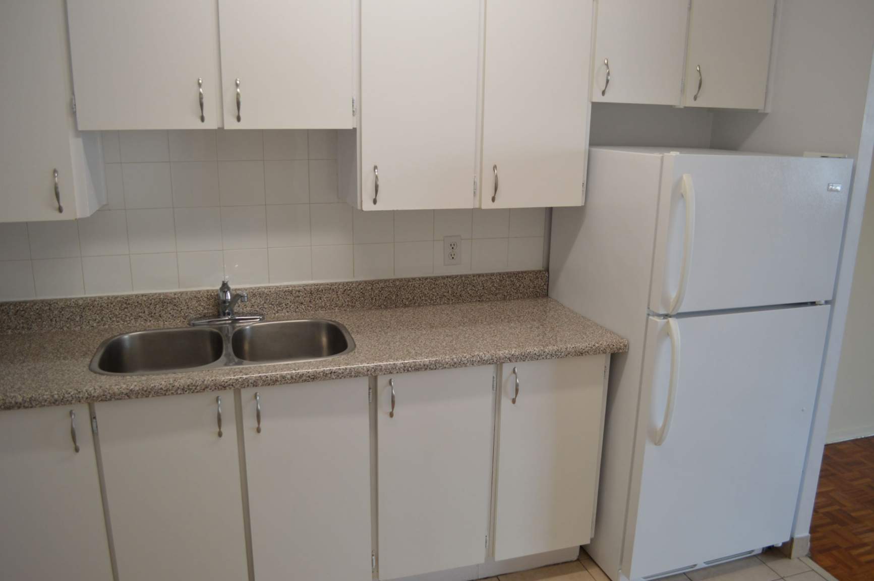 Sherbourne Complex - Photo 8