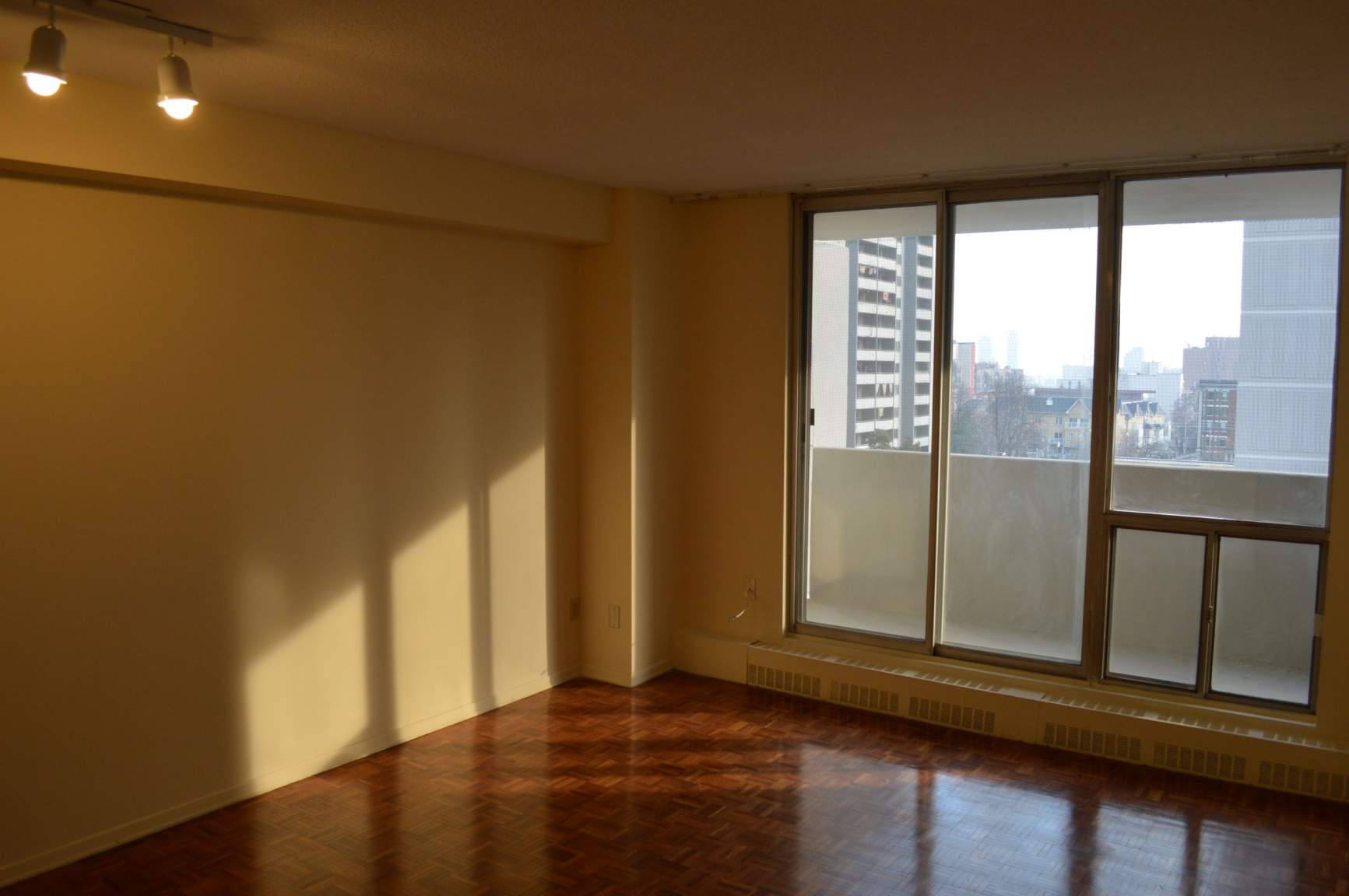 Sherbourne Complex - Photo 16