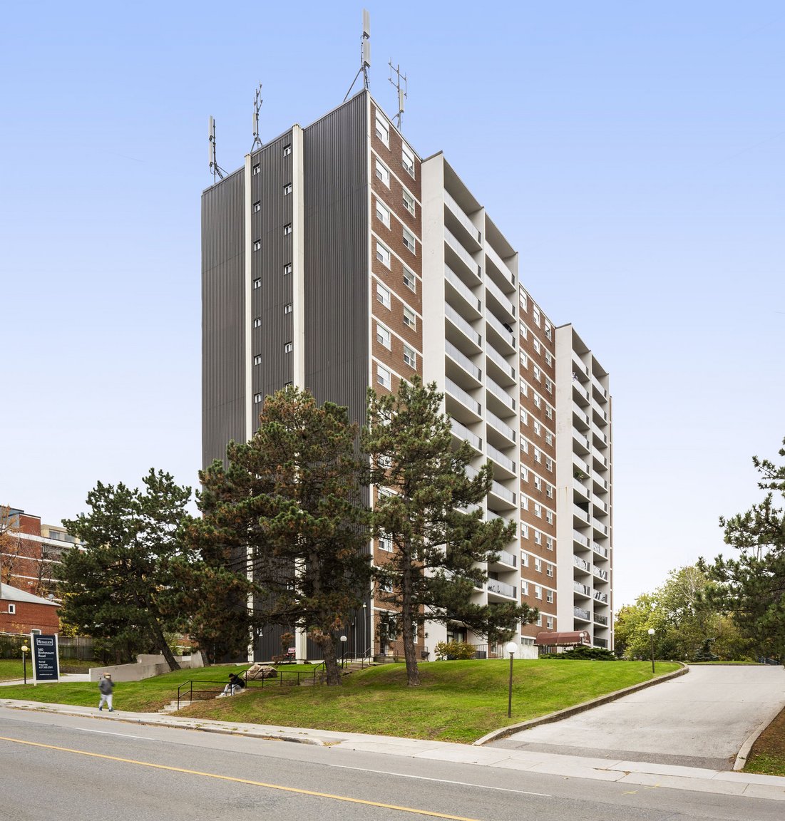 560 Birchmount Road - Photo 2