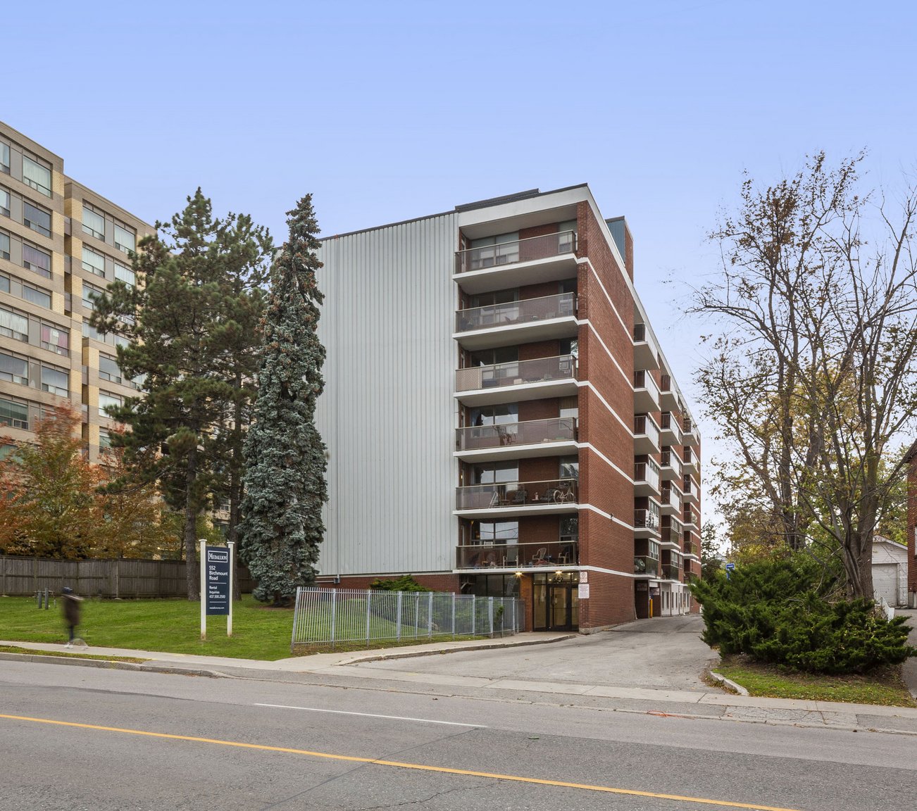 Birchmount Park Towers - Photo 2