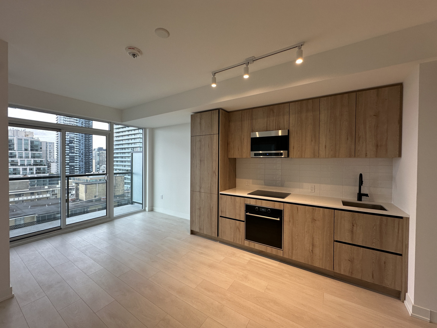 Line 5 Condos  - Photo 30