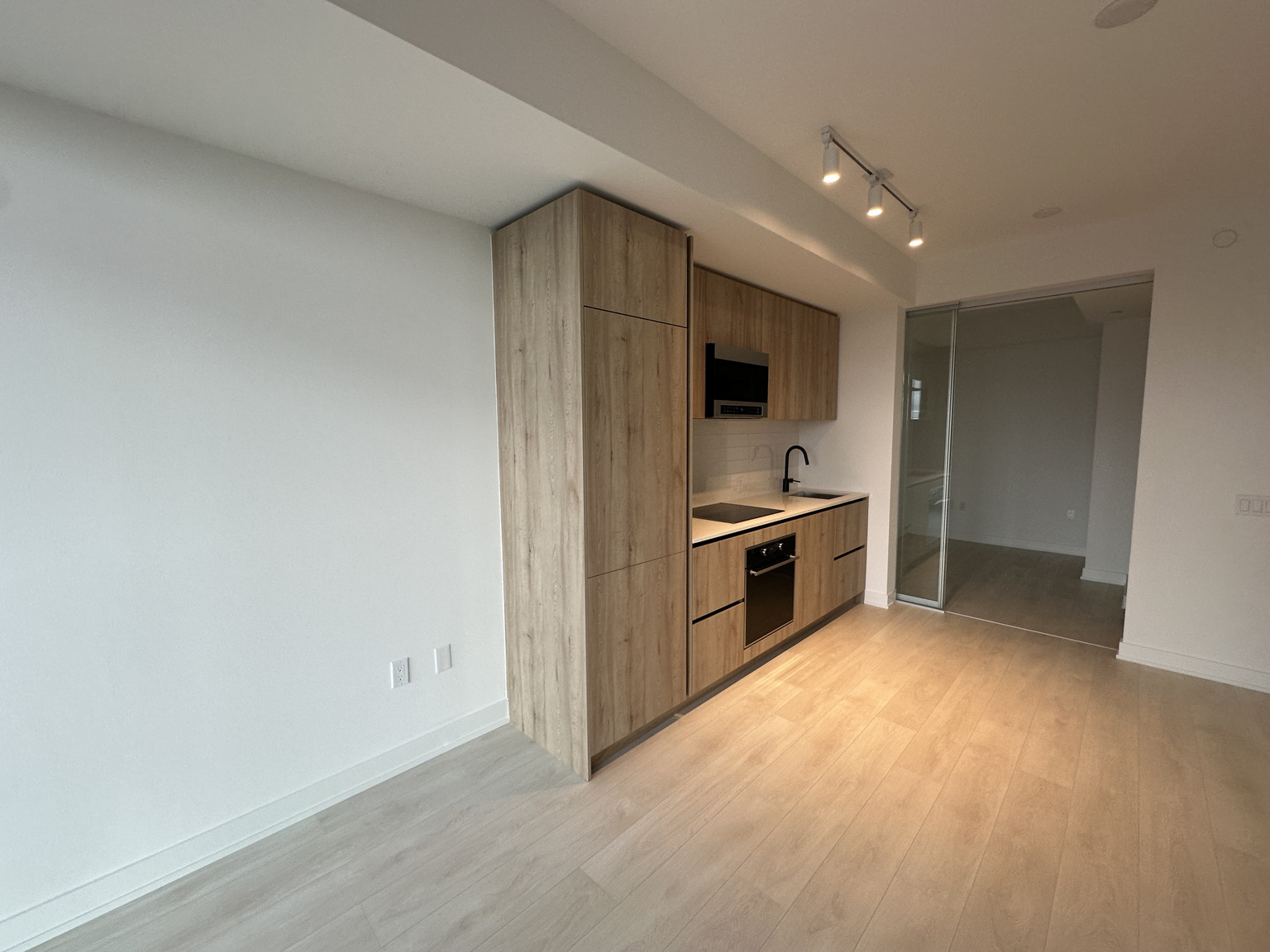 Line 5 Condos  - Photo 32