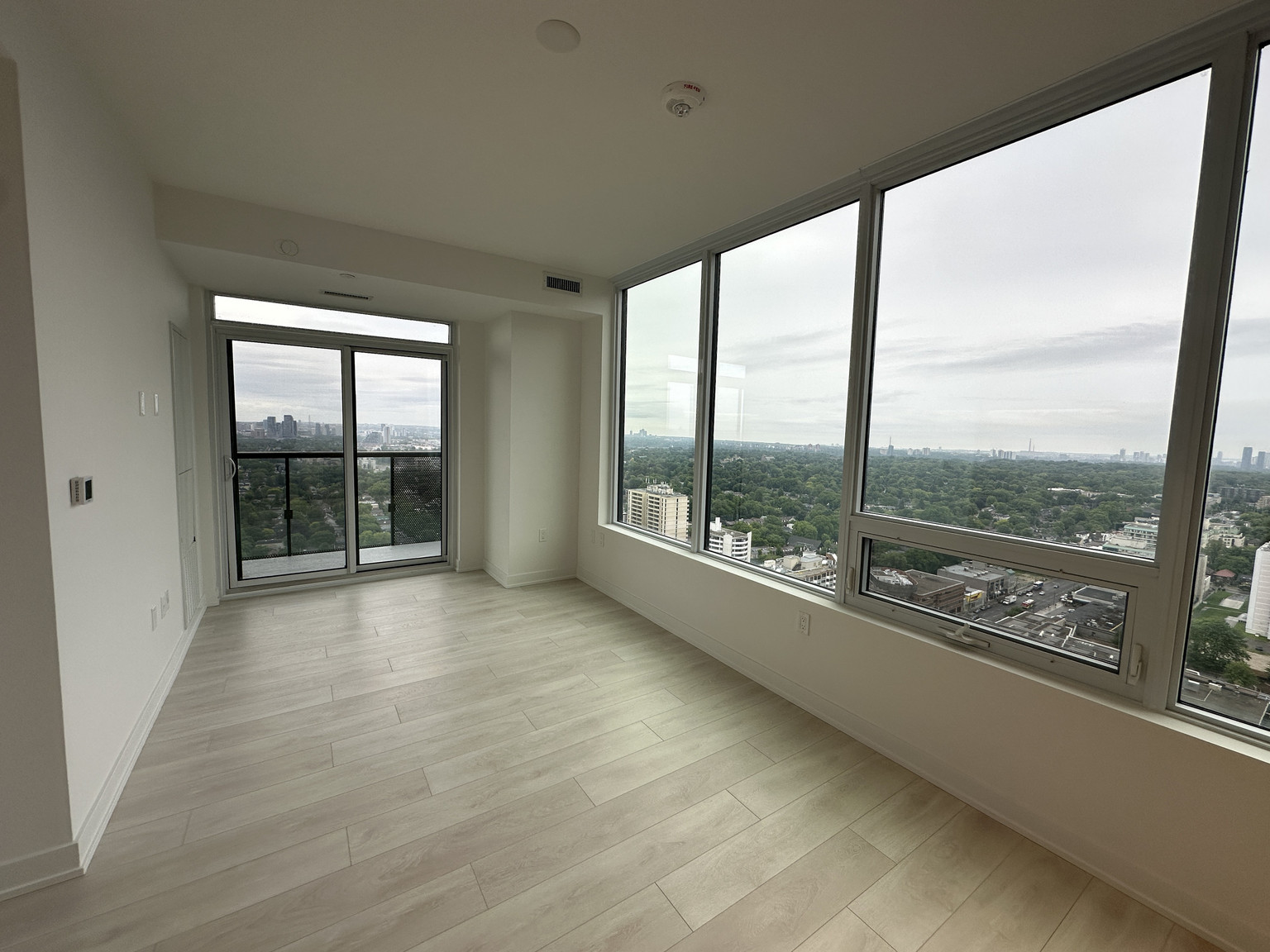 Line 5 Condos  - Photo 24