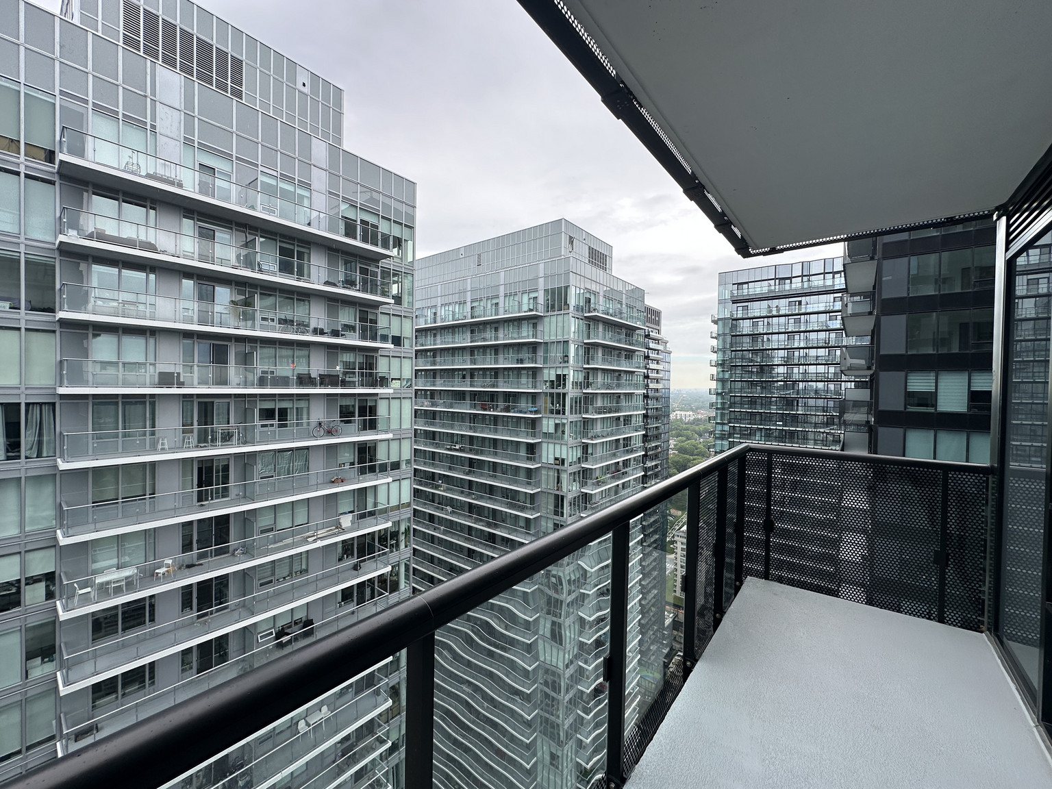 Line 5 Condos  - Photo 18