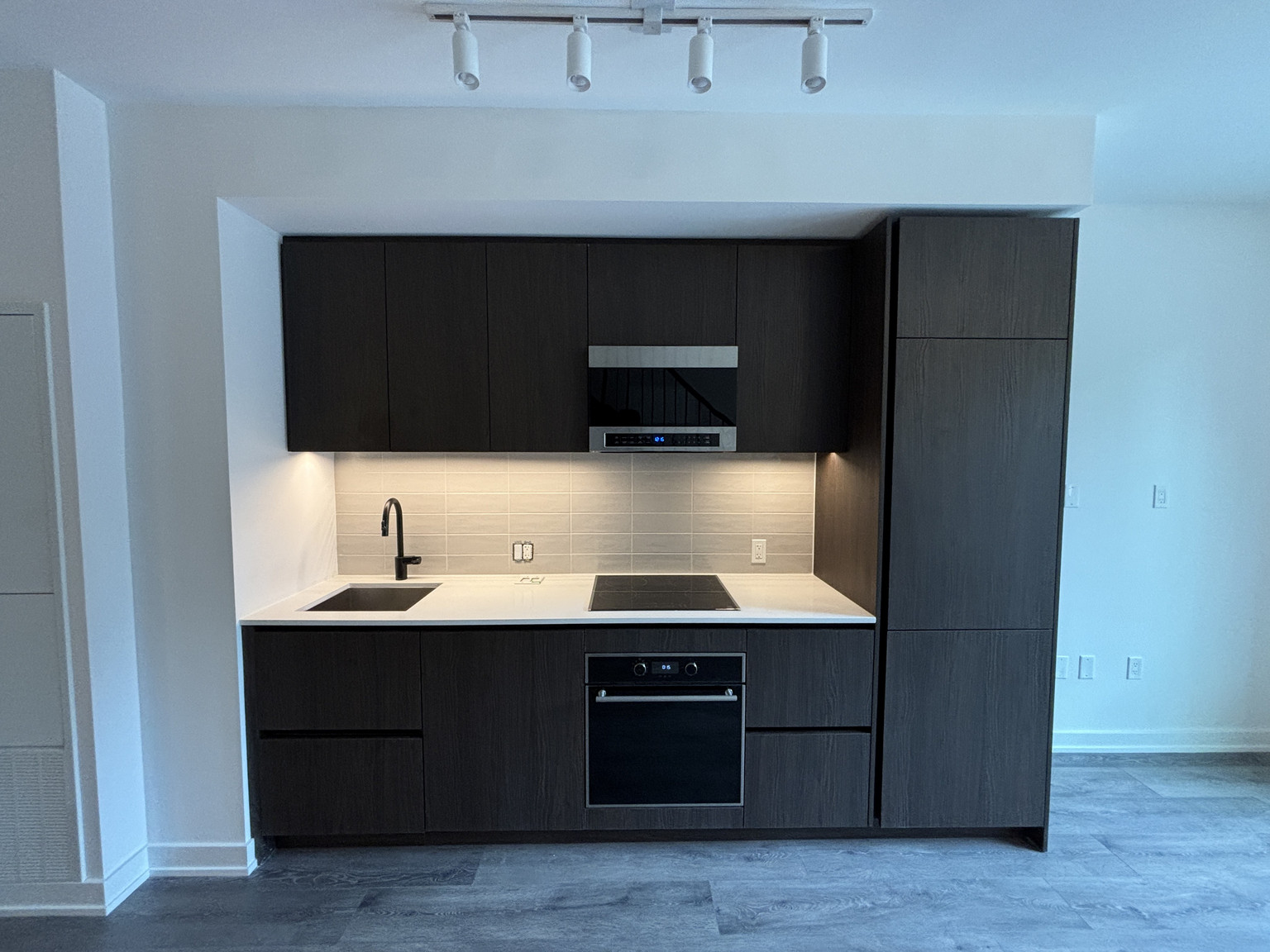 Line 5 Condos  - Photo 15