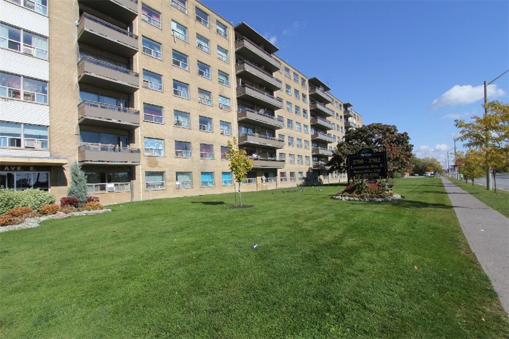 2700 and 2702 Lawrence Ave, E. - Photo 4