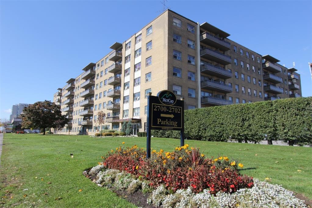 2700 and 2702 Lawrence Ave, E. - Photo 6