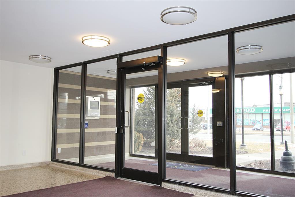 2700 and 2702 Lawrence Ave, E. - Photo 8
