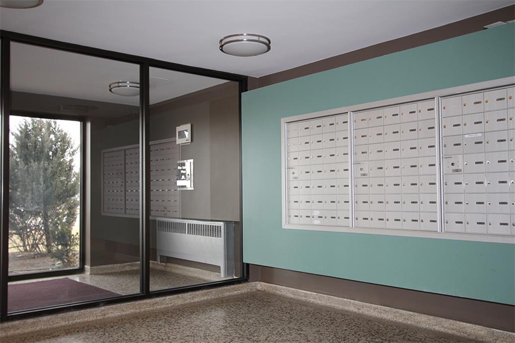 2700 and 2702 Lawrence Ave, E. - Photo 9