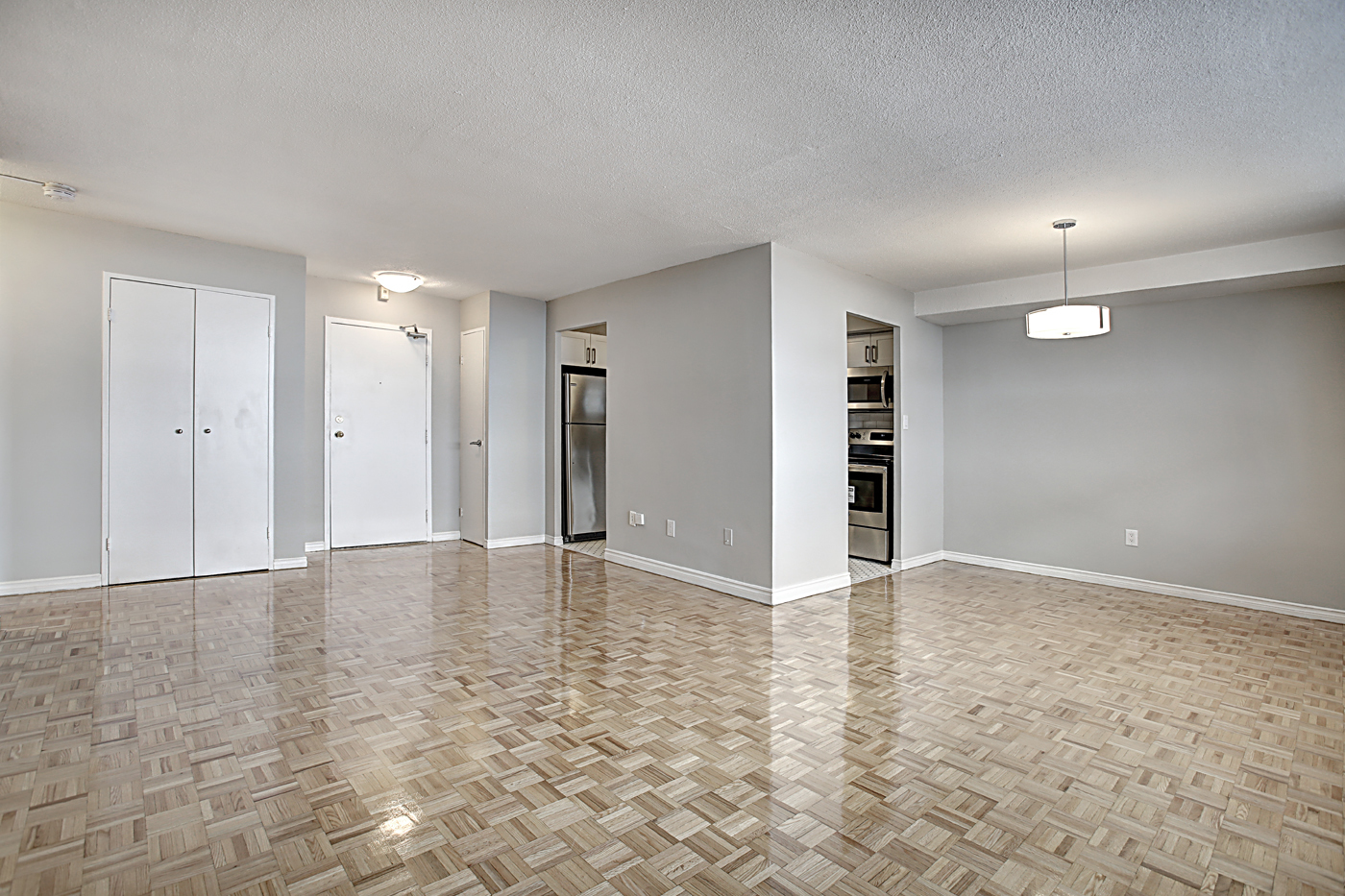 3895 Lawrence Avenue, East - Photo 19