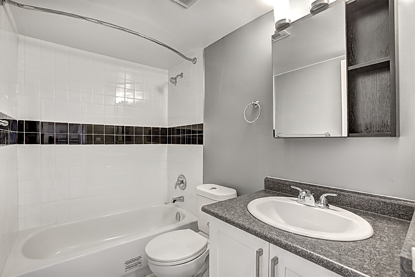 3895 Lawrence Avenue, East - Photo 23