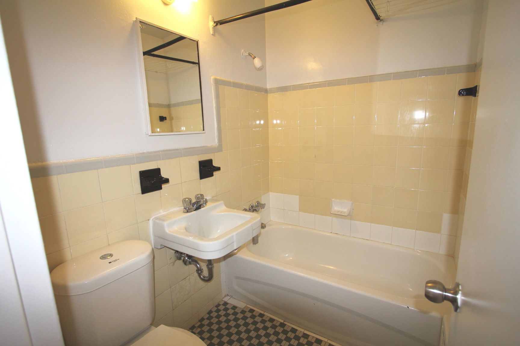 1303 - 1307 Wilson Avenue - Photo 14