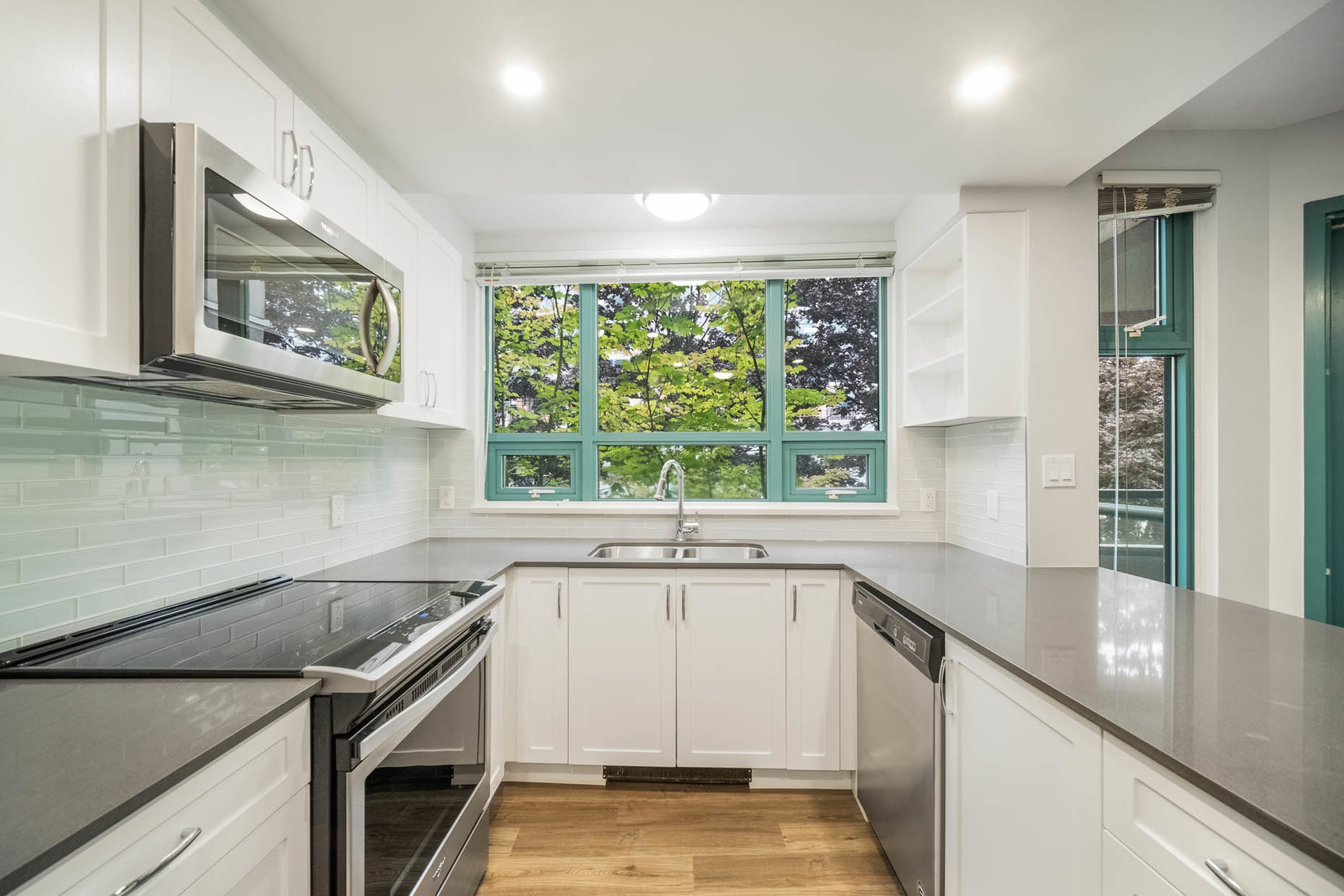 150 East Keith Road - Photo 19