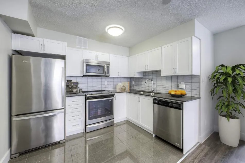 295 Dufferin Street - Photo 19