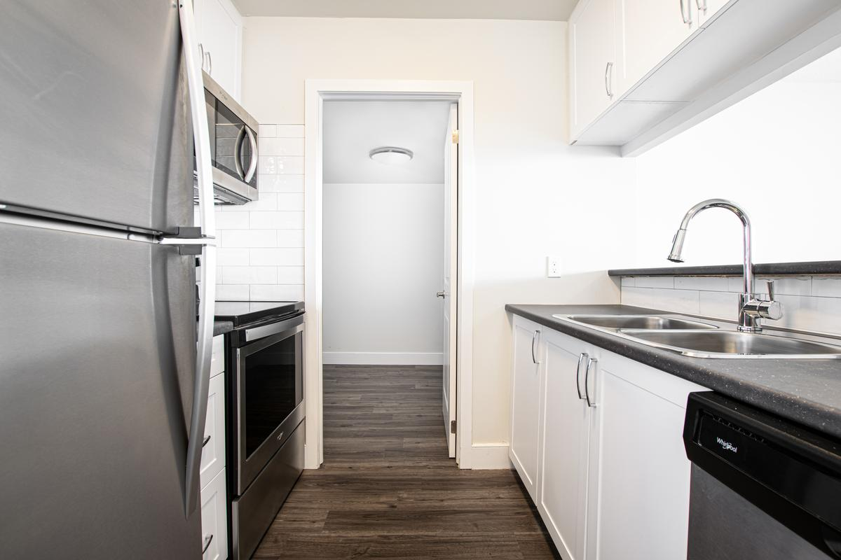 190 Lees Avenue - Photo 4