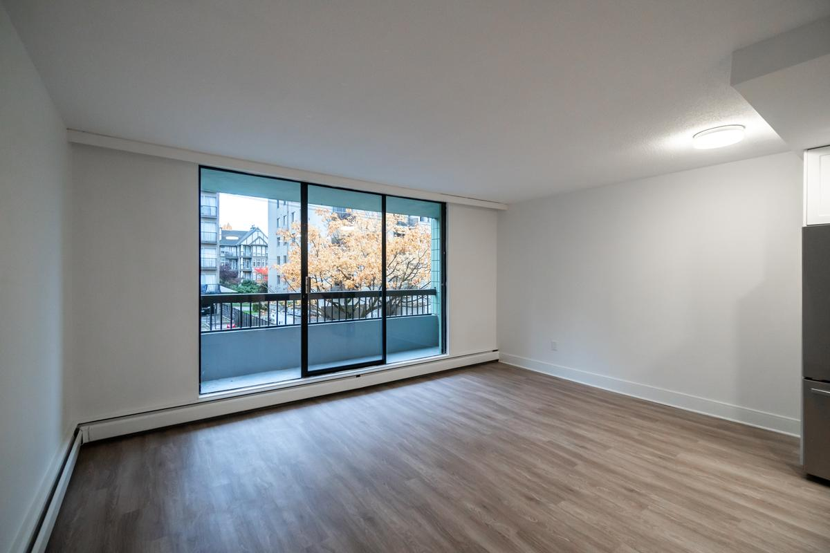 1348 Barclay Street - Photo 7
