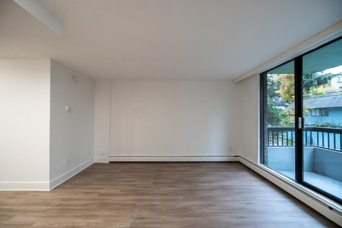 1348 Barclay Street - Photo 8