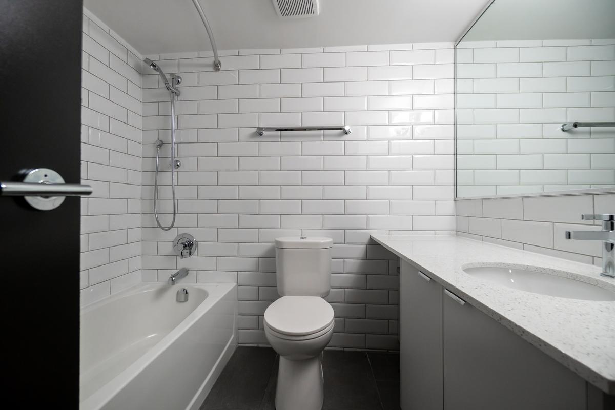 1348 Barclay Street - Photo 9