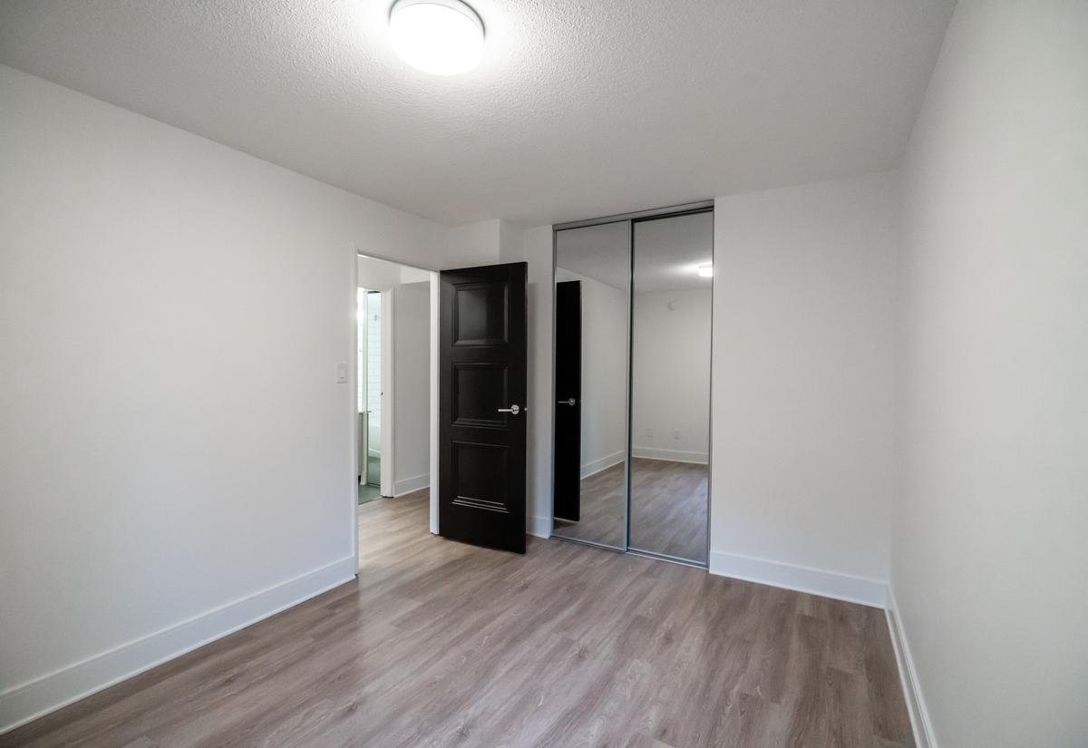 1348 Barclay Street - Photo 11