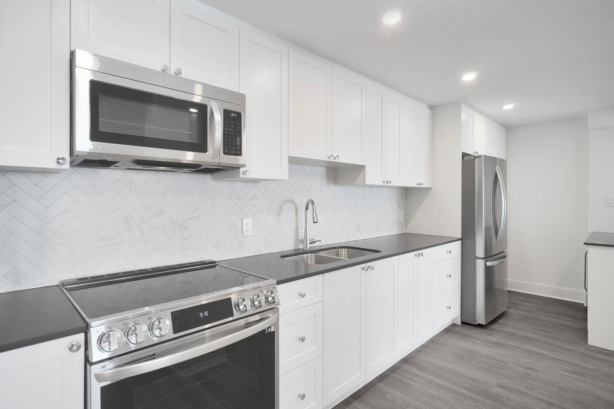 2222 Bellevue Avenue - Photo 3