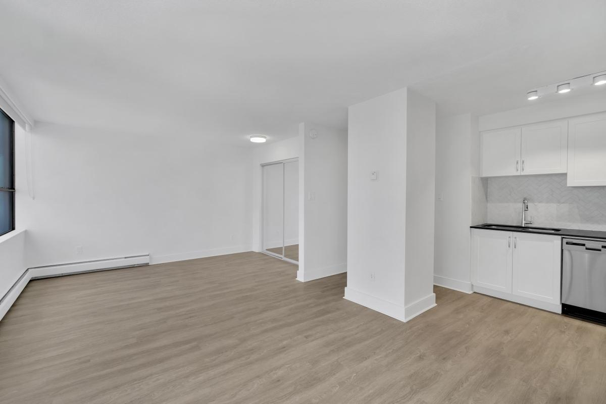 1160 Broughton Street - Photo 6