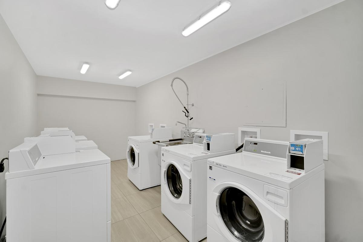 1160 Broughton Street - Photo 7