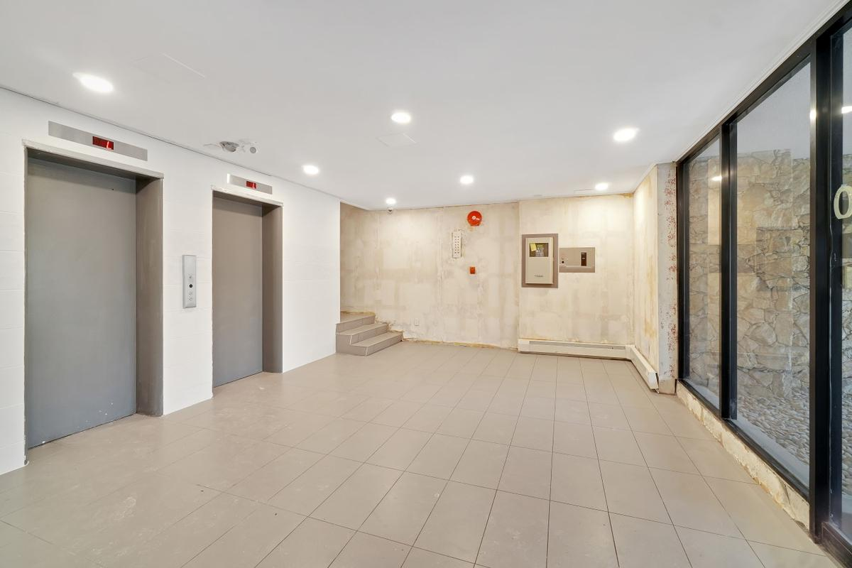 1160 Broughton Street - Photo 9