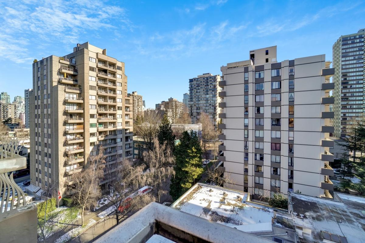 1160 Broughton Street - Photo 10
