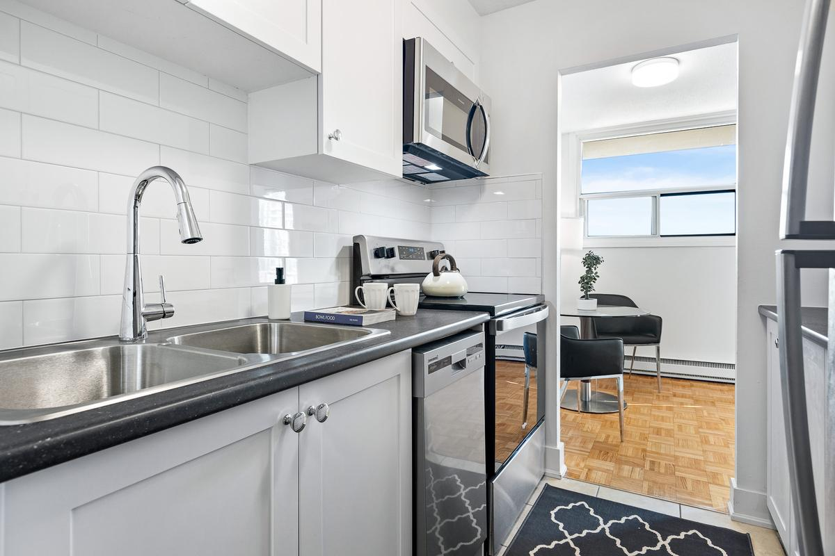 2880-2900 Carling Avenue - Photo 9