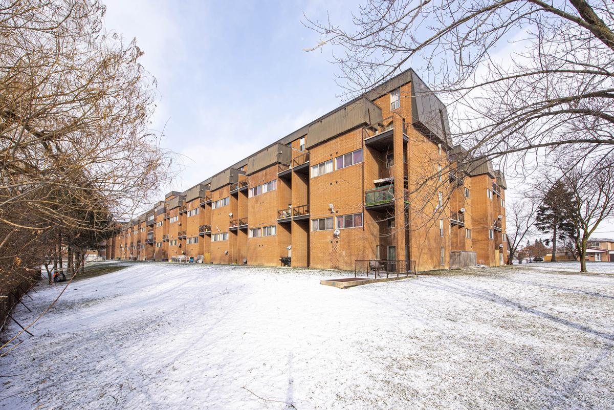 7170 Darcel Avenue - Photo 2