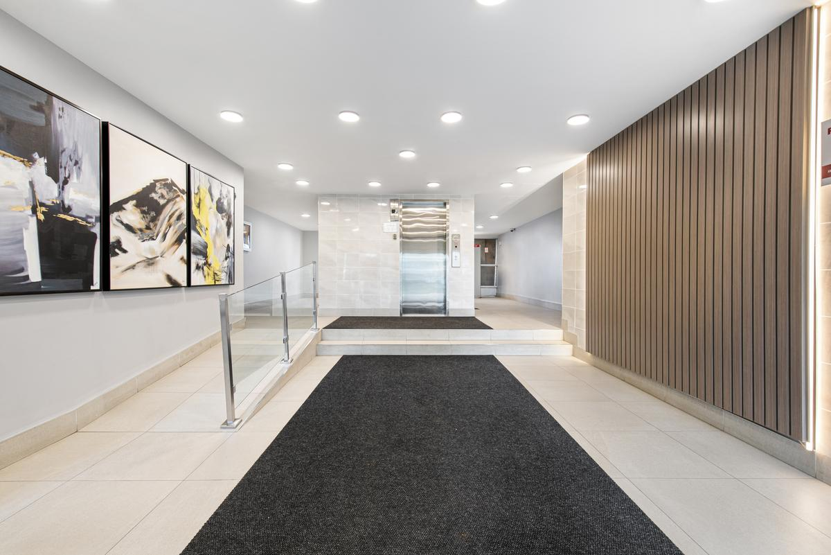 7170 Darcel Avenue - Photo 18