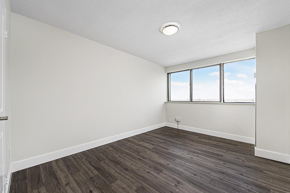 7230 Darcel Avenue - Photo 4