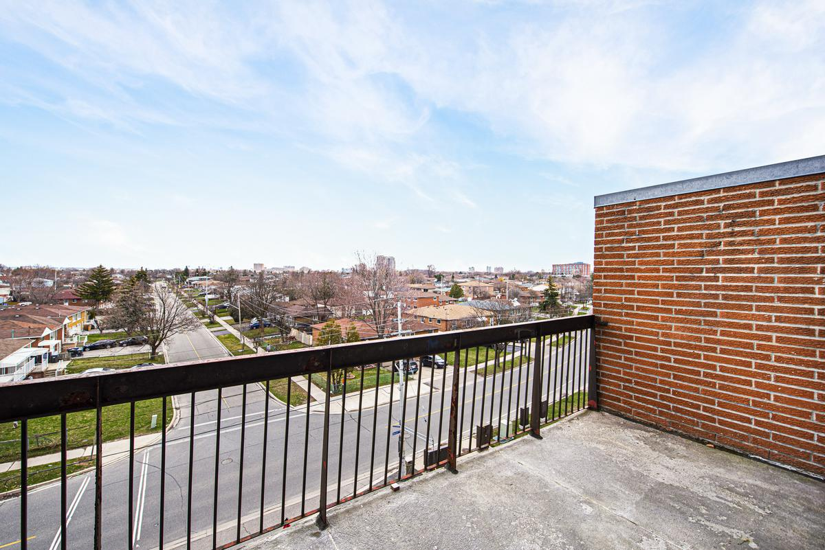 7230 Darcel Avenue - Photo 5