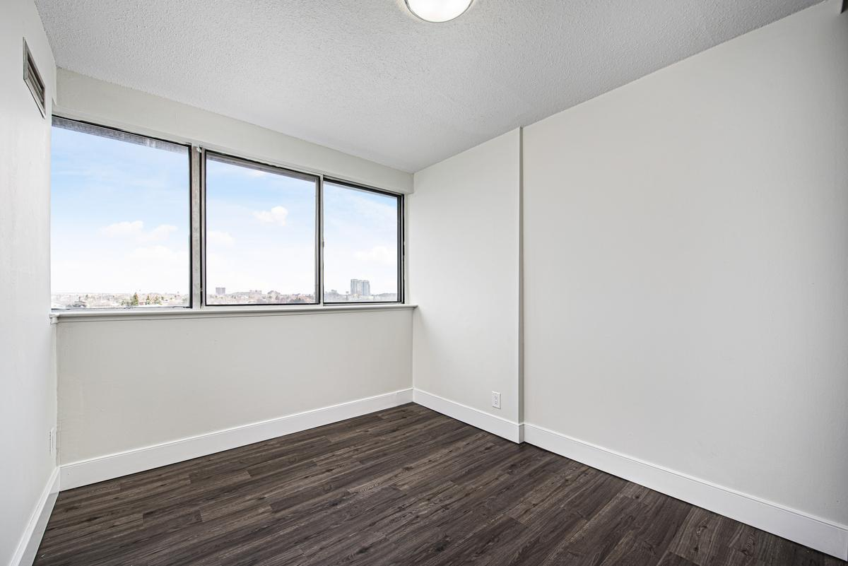 7230 Darcel Avenue - Photo 9