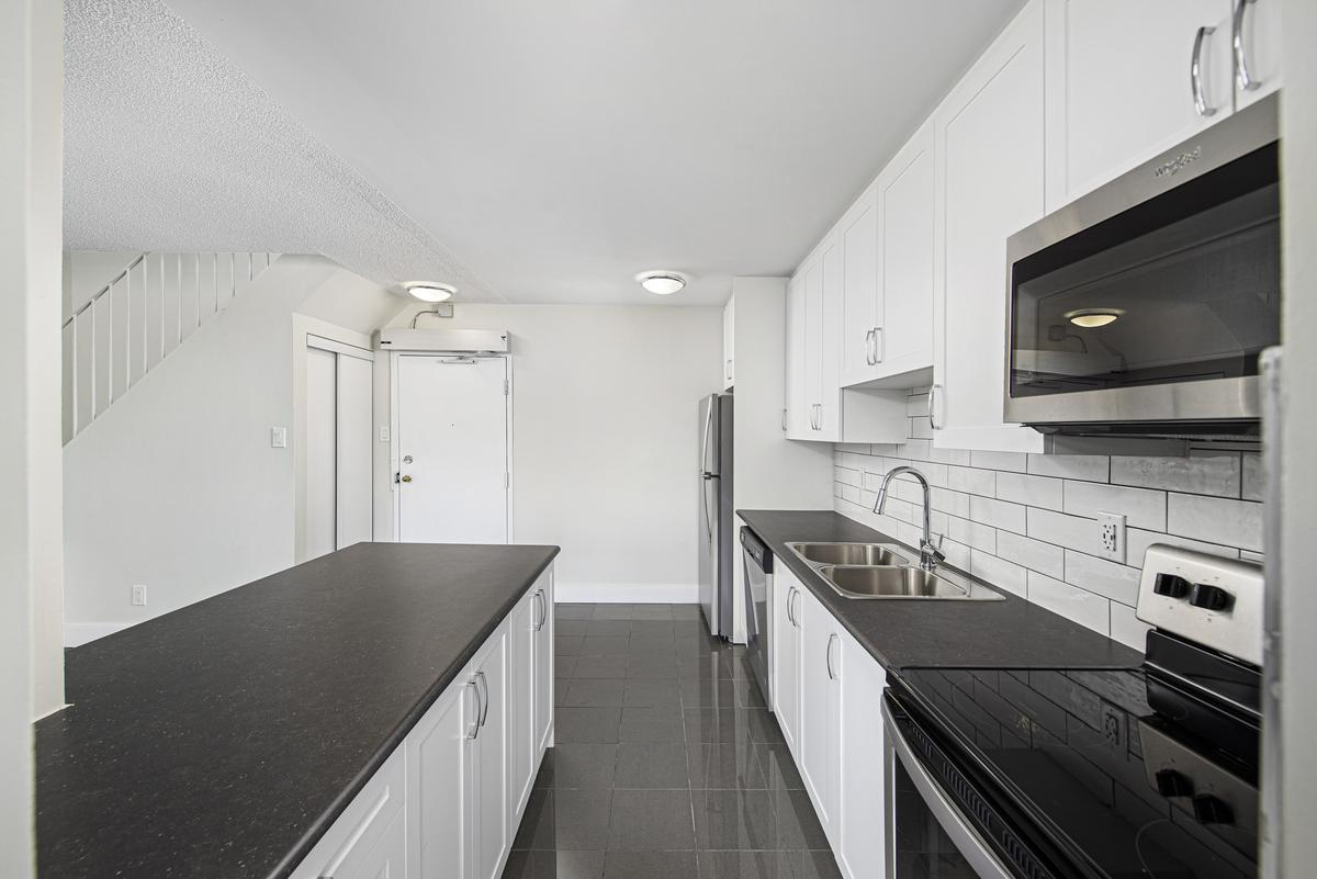 7230 Darcel Avenue - Photo 15