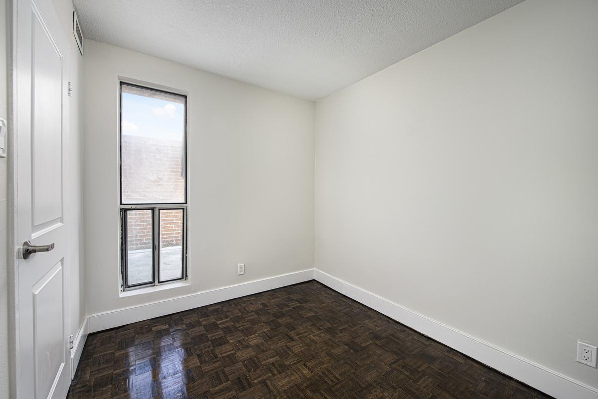 7230 Darcel Avenue - Photo 23